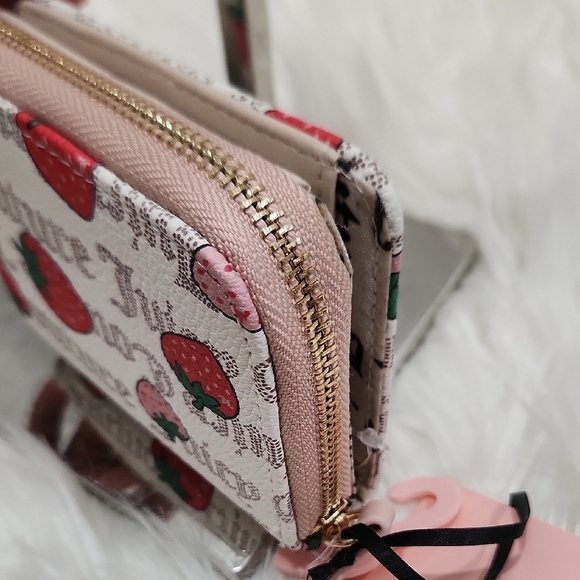 🔹️Juicy Couture🔹 Freshly Picked Small Zip Around Strawberry Wallet Peach White - Picture 5 of 10